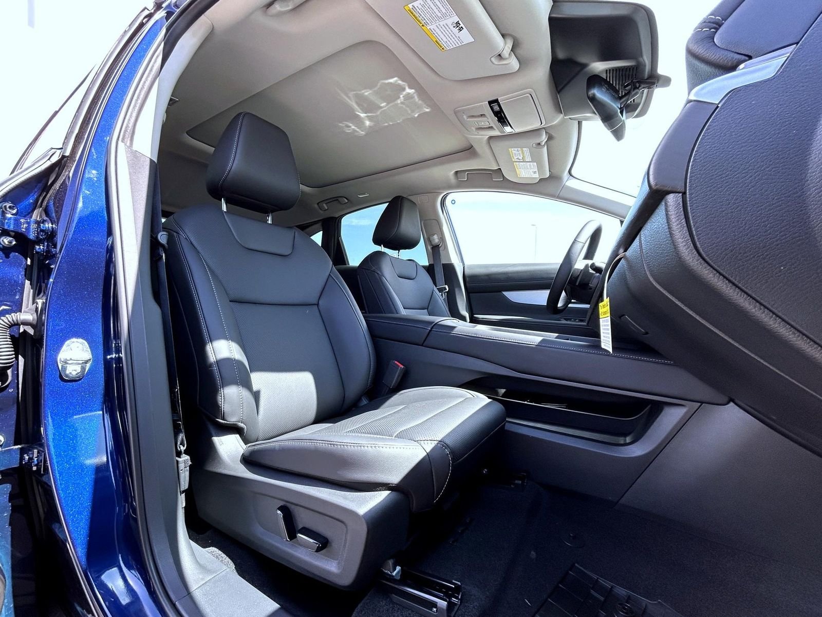 New 2026 Deep Ocean Blue Pearl Nissan SL image 15