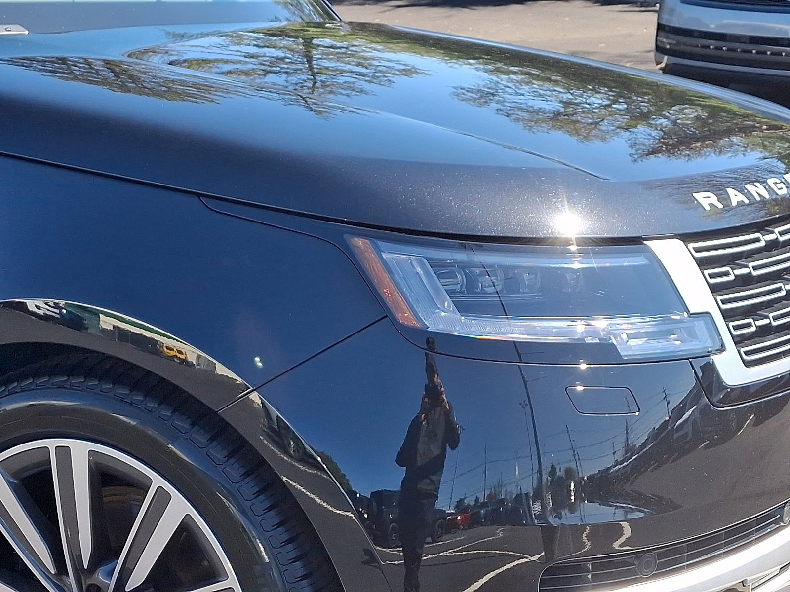 Certified Used 2025 Santorini Black Metallic   1Ag Land Rover Autobiography image 13