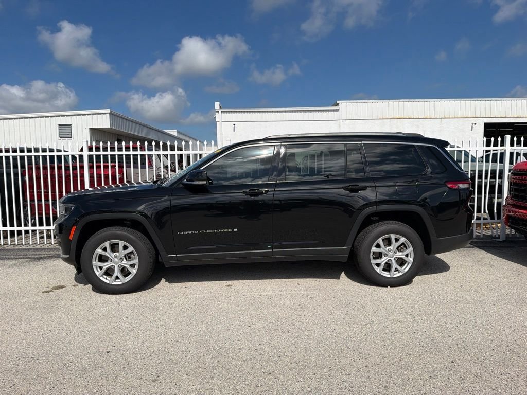 Used 2023 Black Jeep Limited image 3