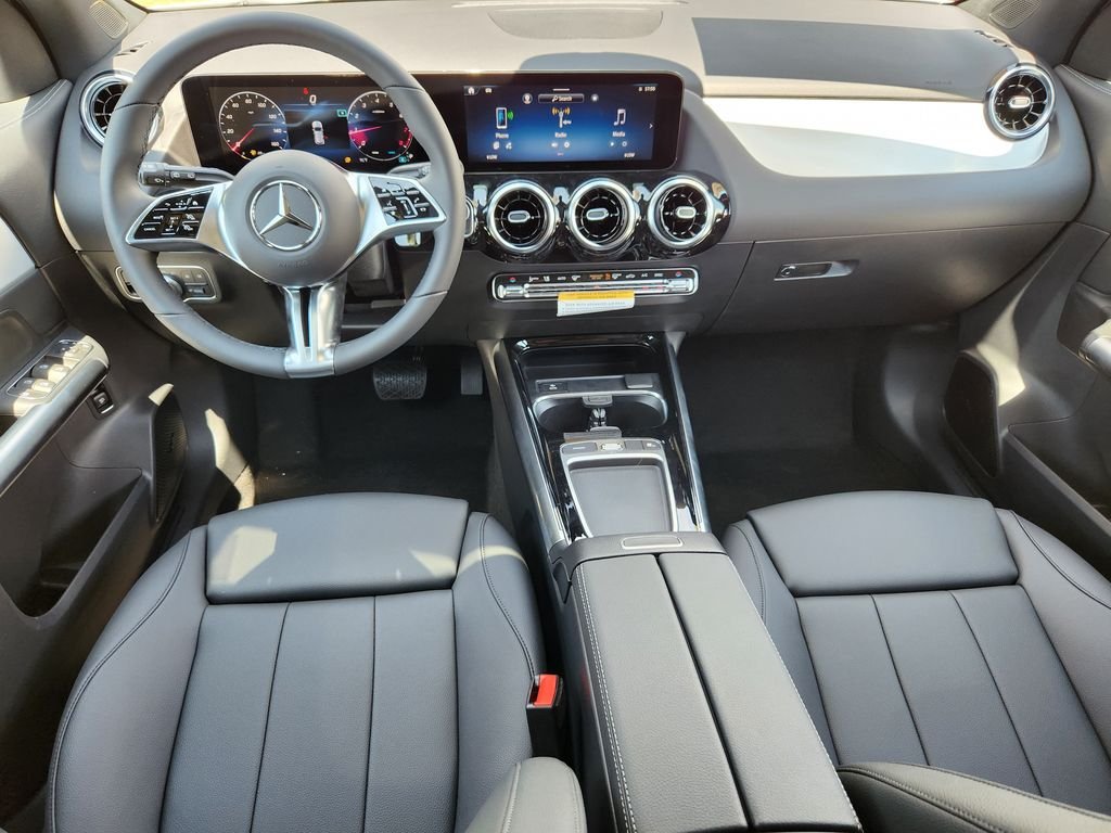 New 2026 Polar White Mercedes-Benz GLA 250 4MATIC® image 16