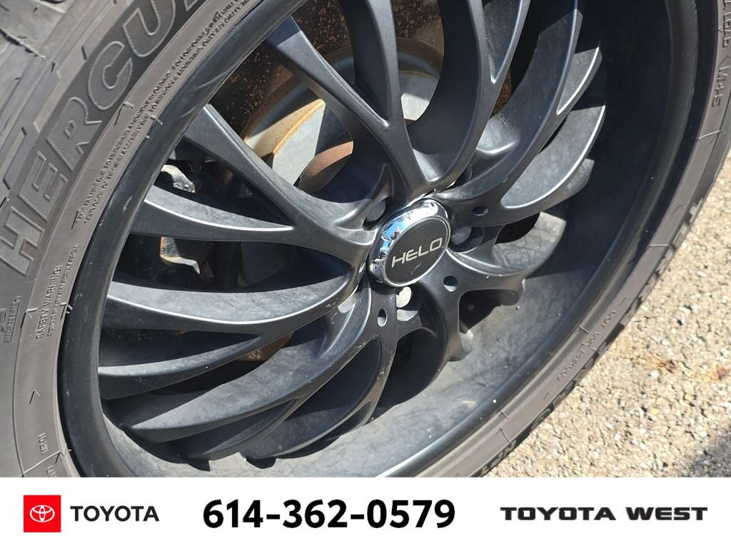 Used 2019  Ford Limited image 10