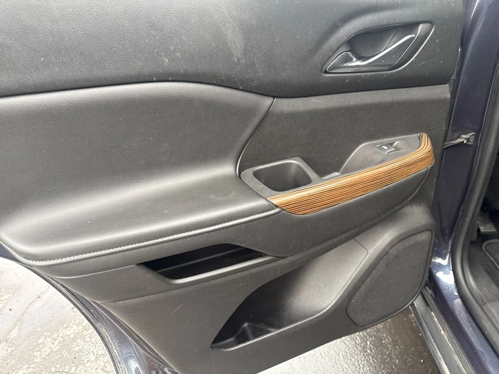 Used 2018 Blue GMC SLE-2 image 28