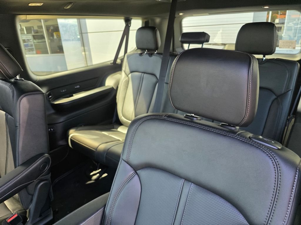 New 2026 High Gloss Black Exterior Paint Jeep Limited Altitude image 10