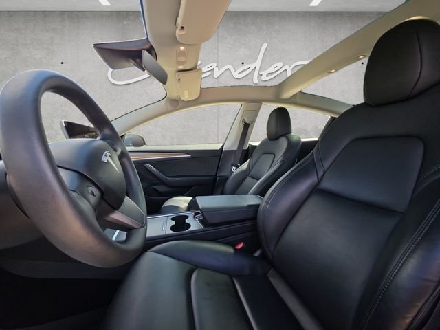 Used 2023  Tesla Base image 19