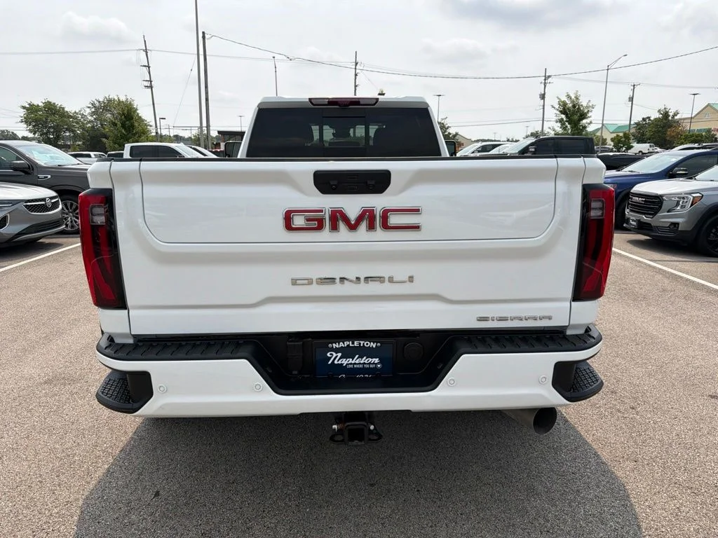Used 2025 White GMC Denali image 6