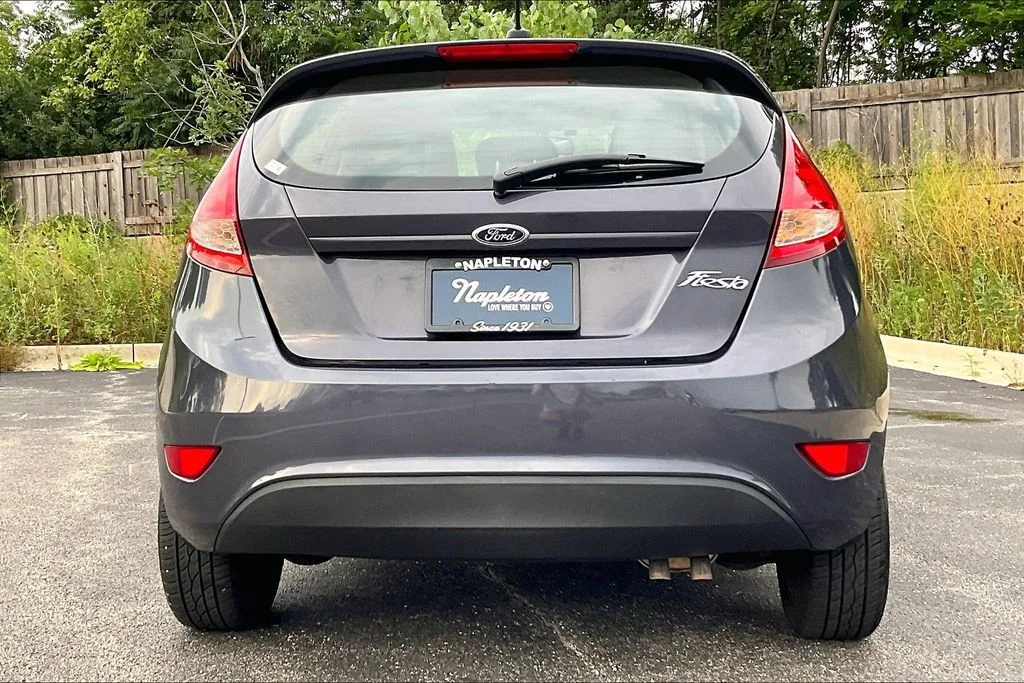 Used 2013 Purple Ford S image 3
