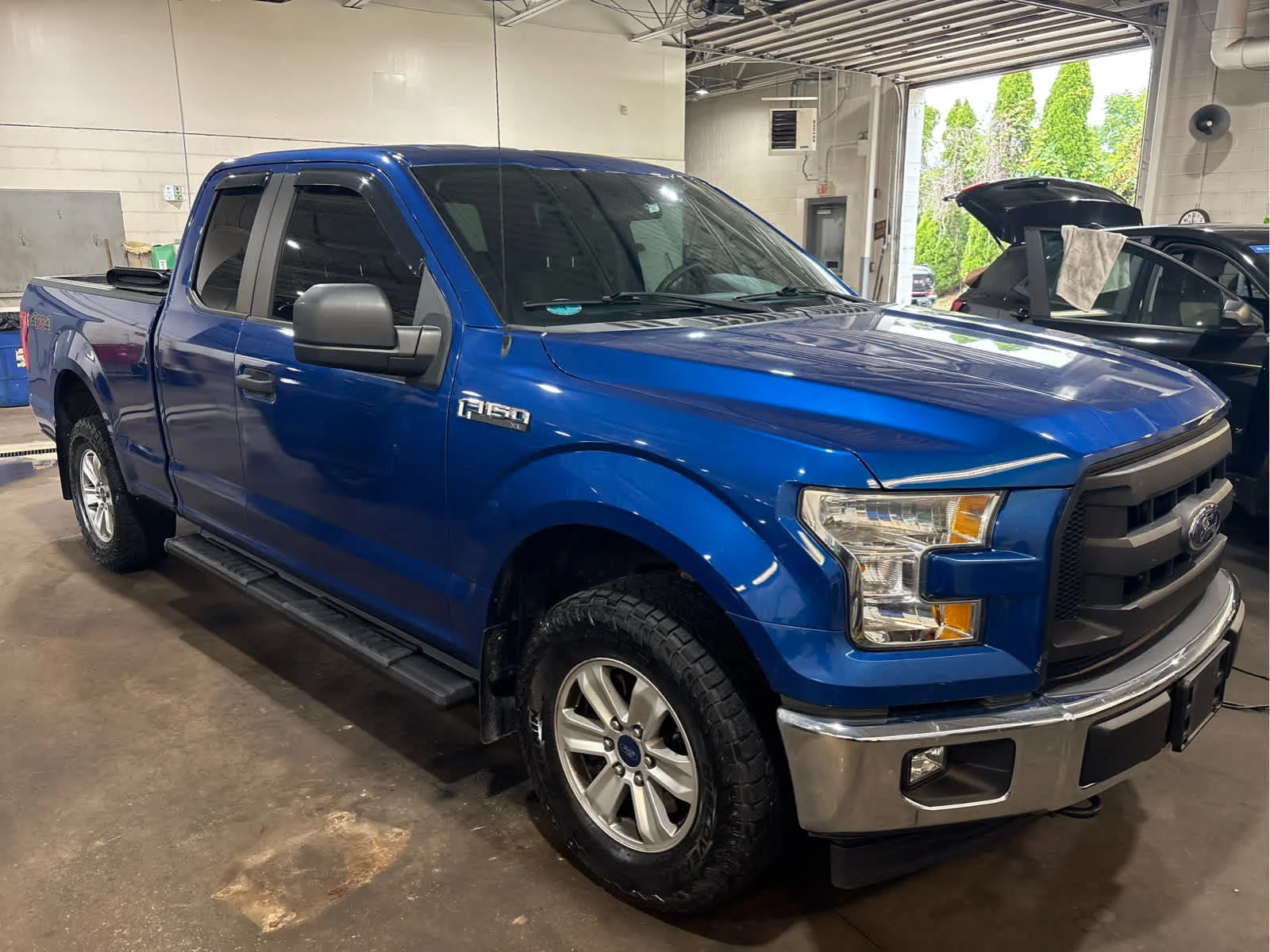 Used 2017 Lightning Blue Ford XL image 2