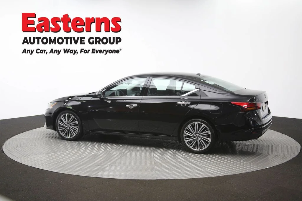 Used 2023 Black Nissan 2.5 SL image 62
