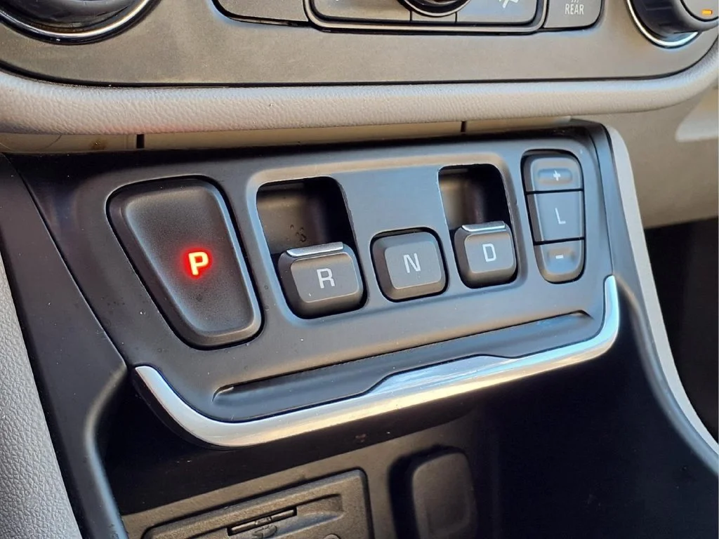 Used 2020 White GMC SLT image 18