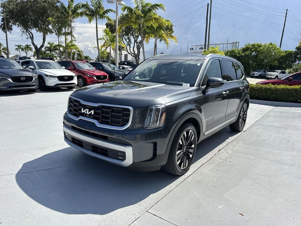 Used 2023 Gray Kia SX-Prestige image 9