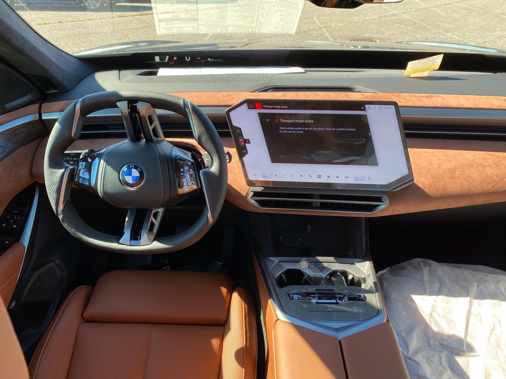 New 2027 Vancouver Green Metallic BMW 40 xDrive image 11