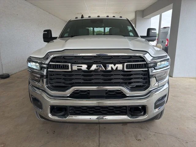 New 2026 Bright White Clear-Coat Exterior Paint RAM Tradesman image 7
