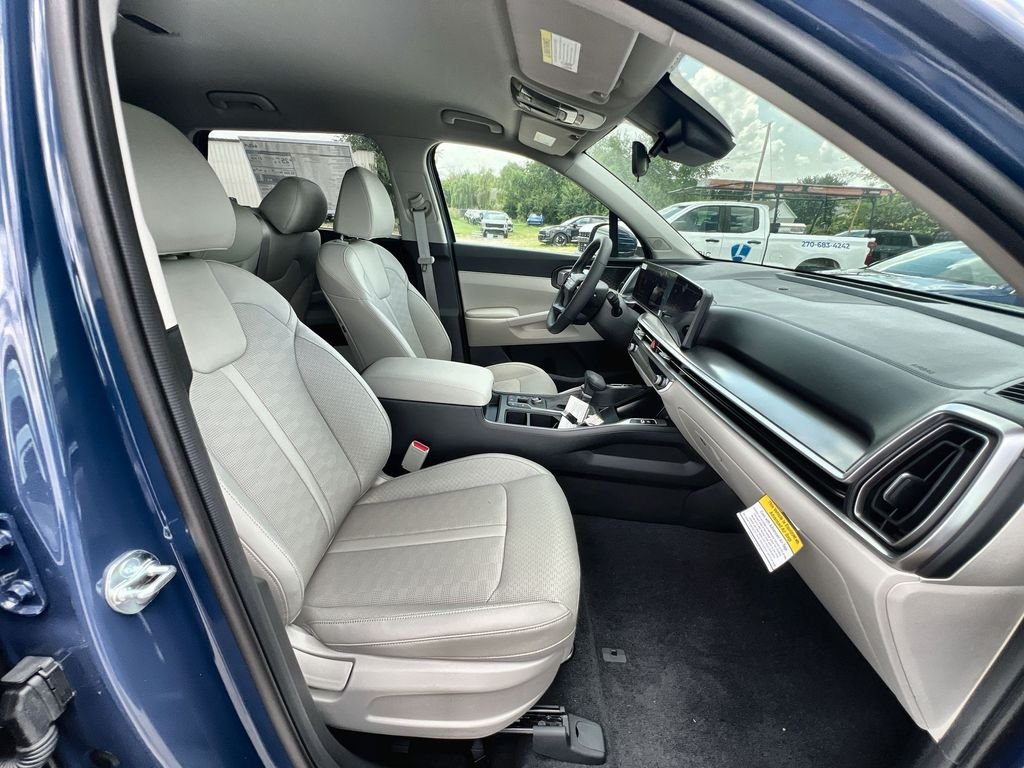 New 2026 Black Kia S image 24