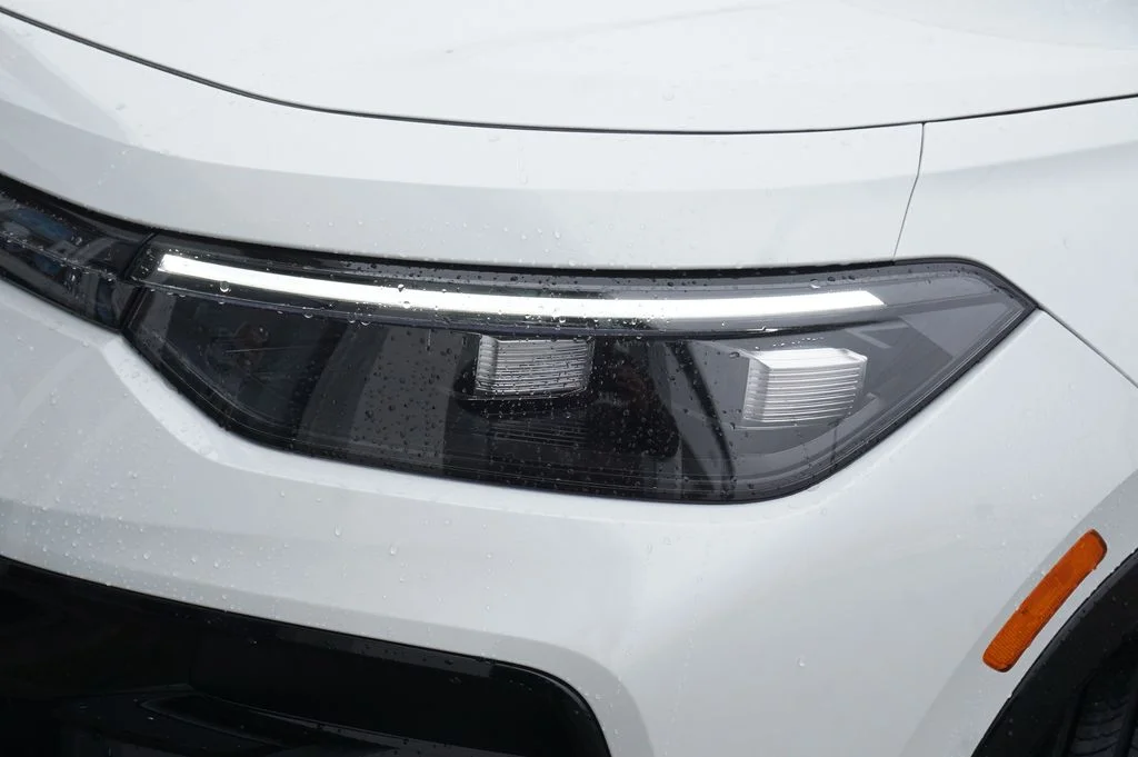 New 2026 White/off-white Volkswagen 2.0T SE R-Line Black image 31