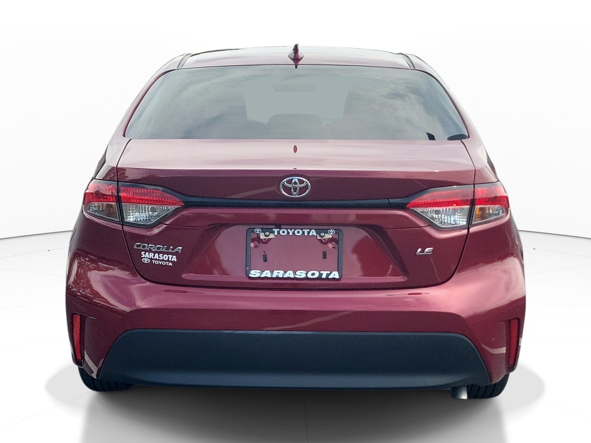 Used 2025 Pearl Toyota LE image 4