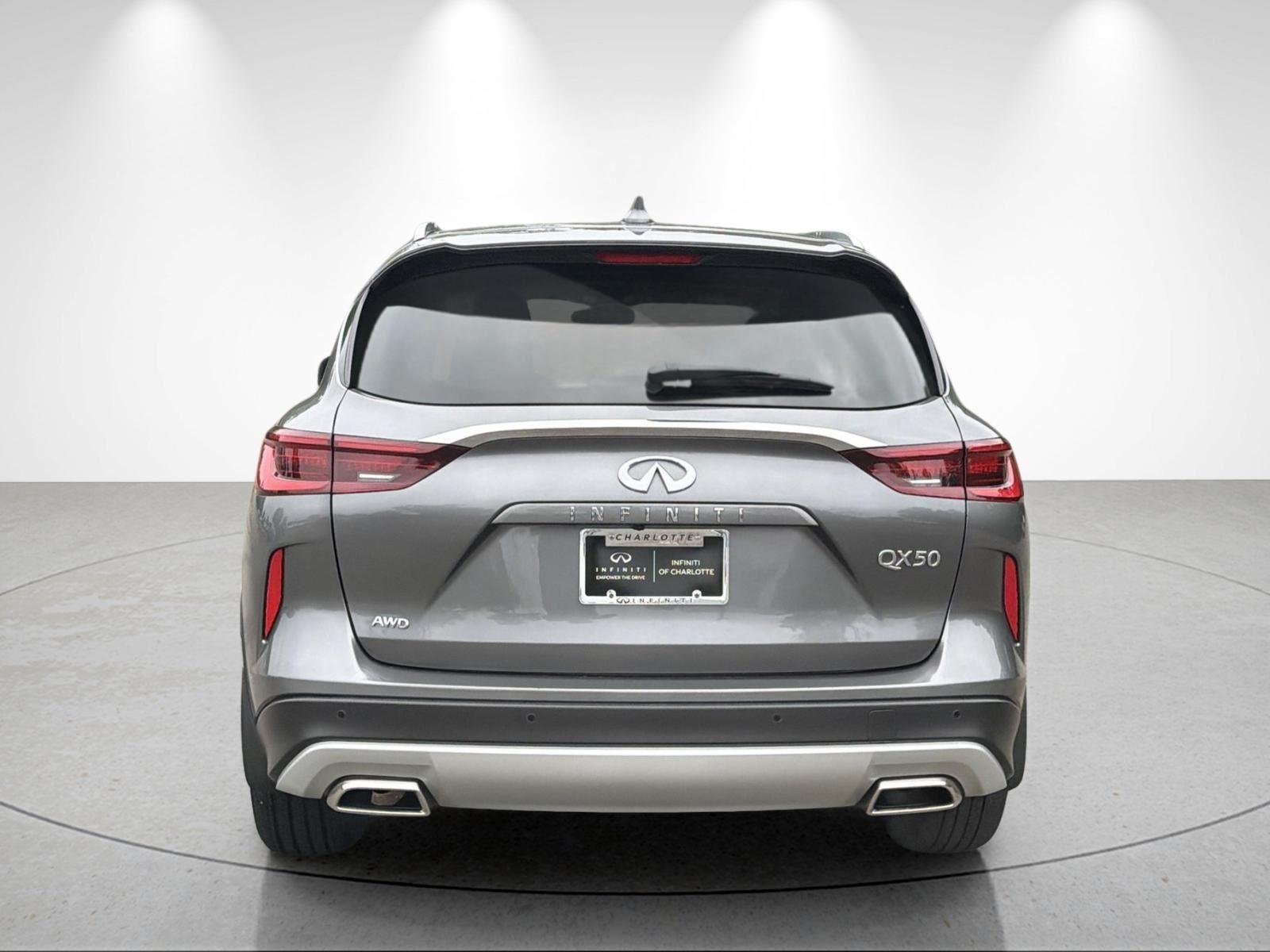 Used 2024 Graphite Shadow INFINITI LUXE image 4