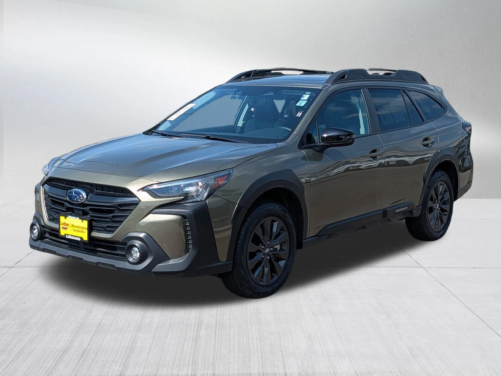 Used 2025 Autumn Green Metallic Subaru Onyx Edition image 3
