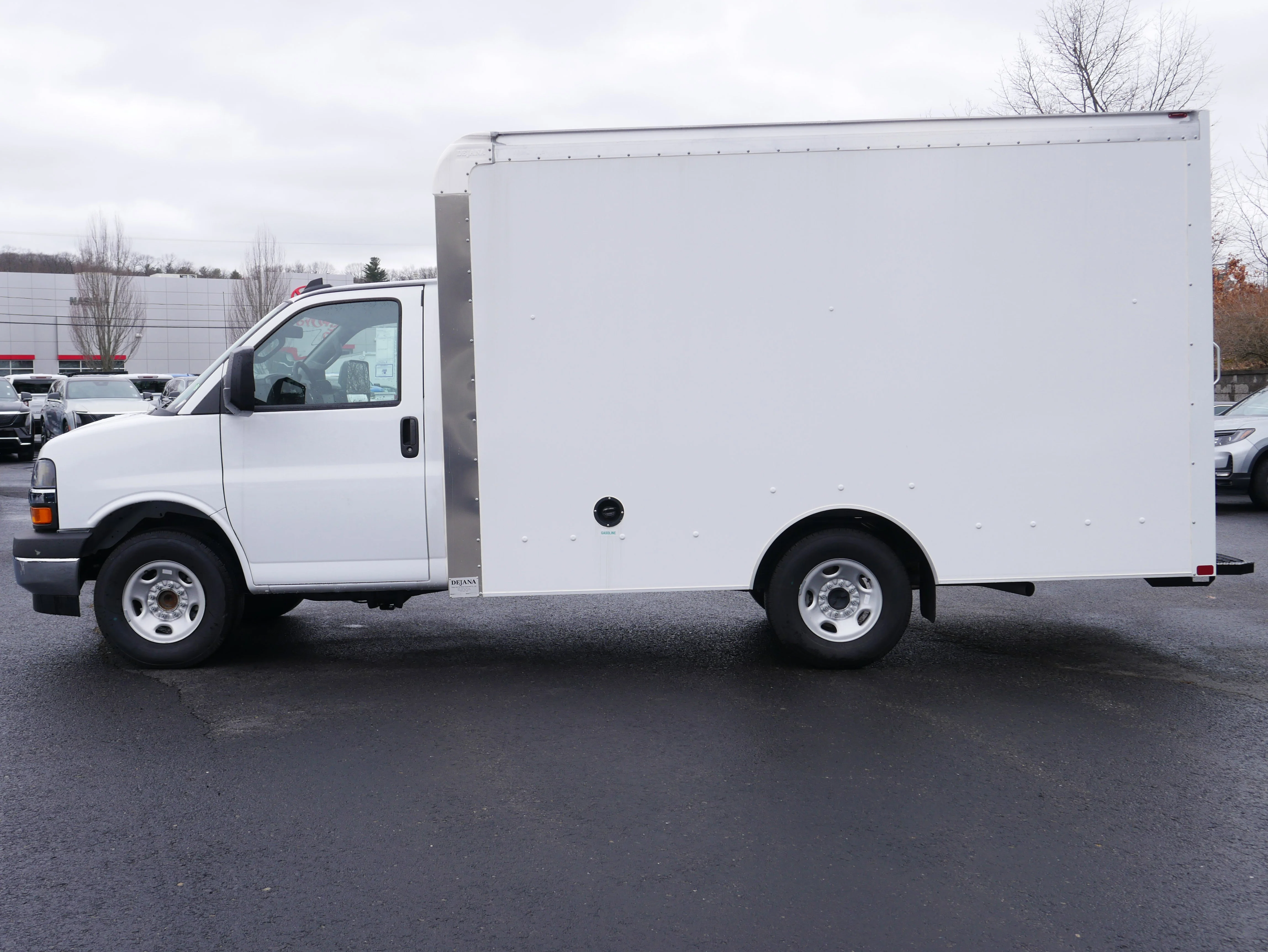 New 2025 Summit White Chevrolet 1WT image 5