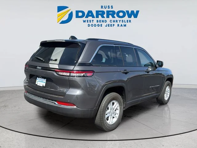 Used 2023 Gray Jeep Laredo image 5