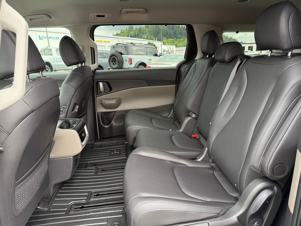 New 2026 Ceramic Silver Kia EX image 18
