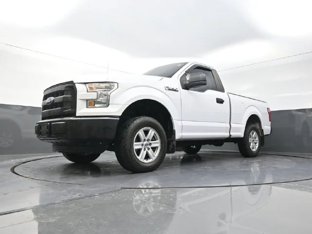 Used 2016 White Ford XL image 29