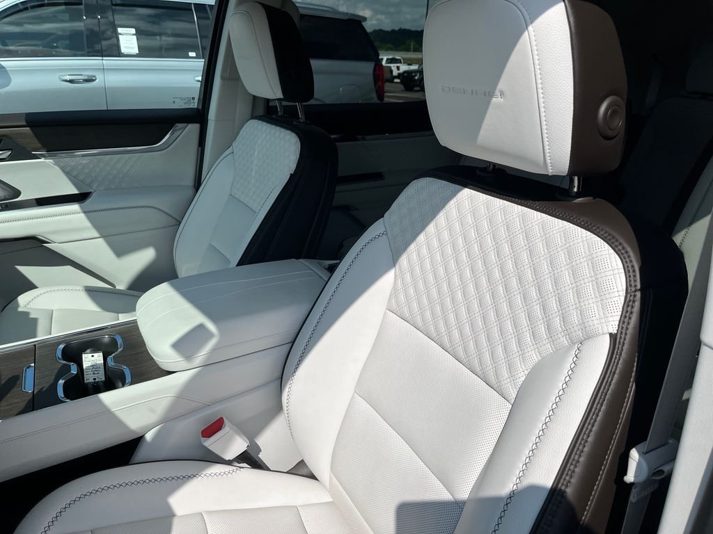 Used 2025 Black GMC Denali image 12