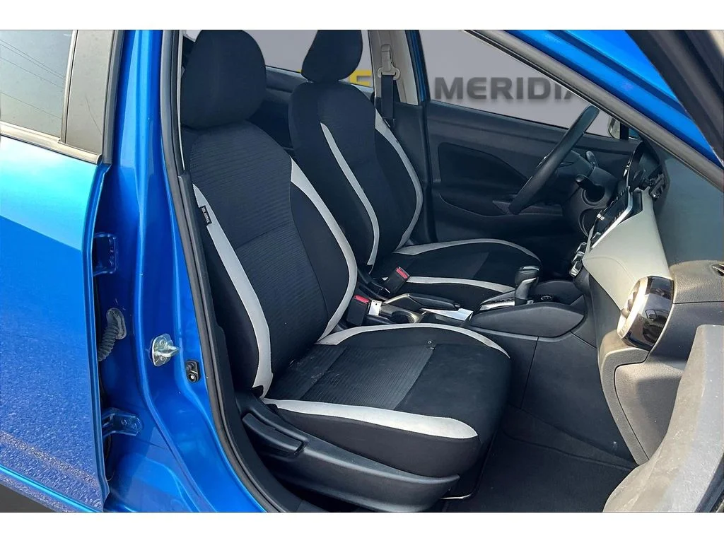 Used 2021 Blue Nissan SV image 6