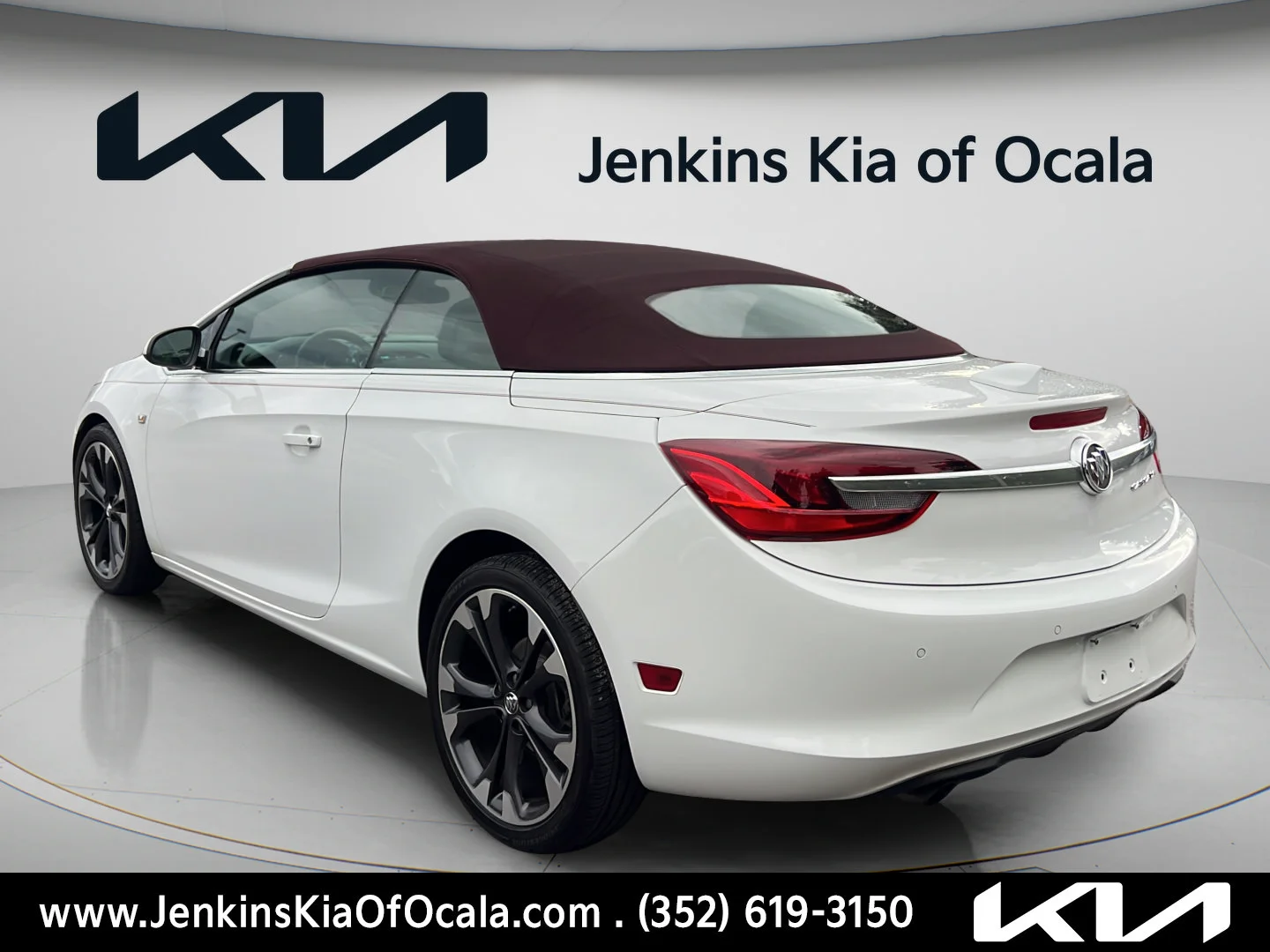 Used 2019 Summit White Buick Premium image 5