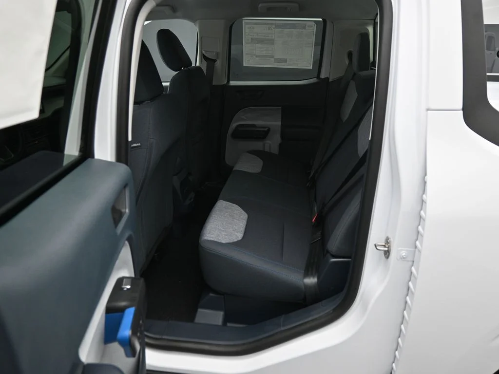 New 2026 Oxford White Ford XLT image 18