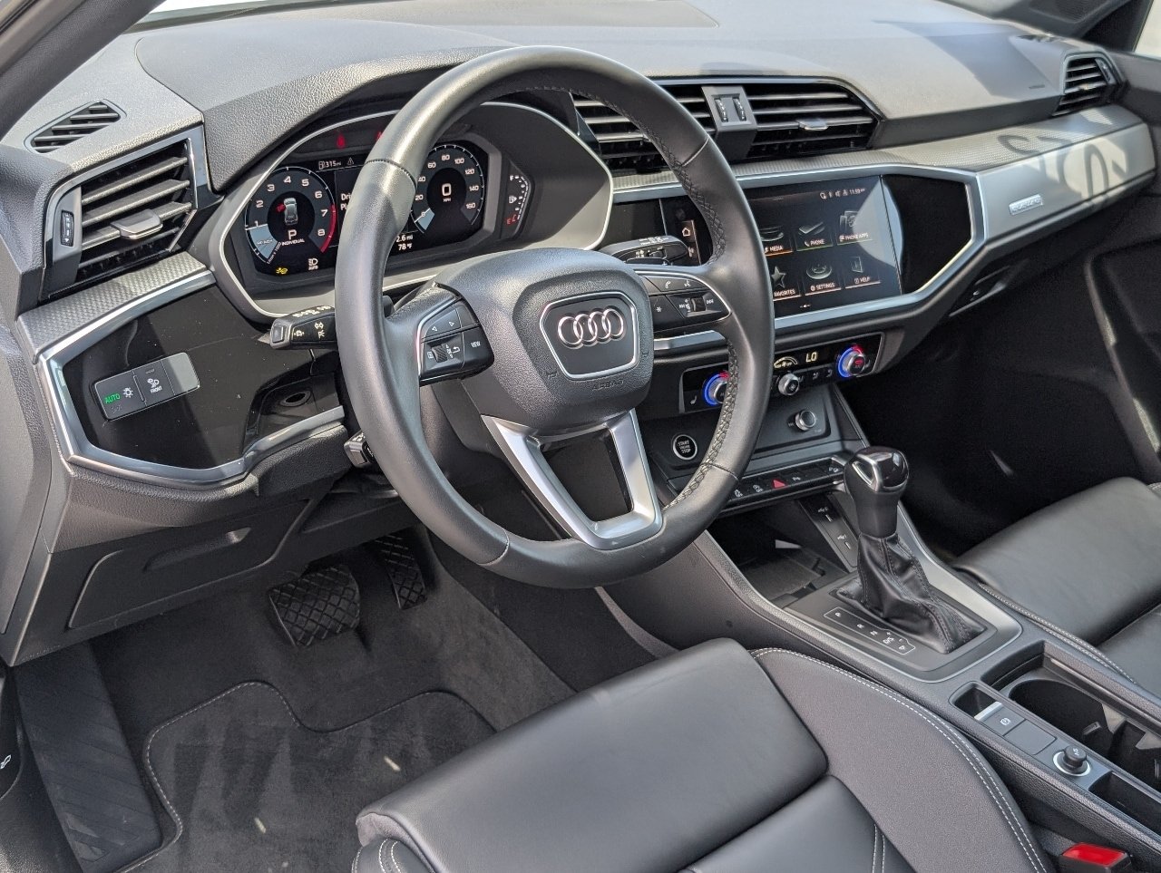 Used 2025 Glacier White Audi Premium image 17