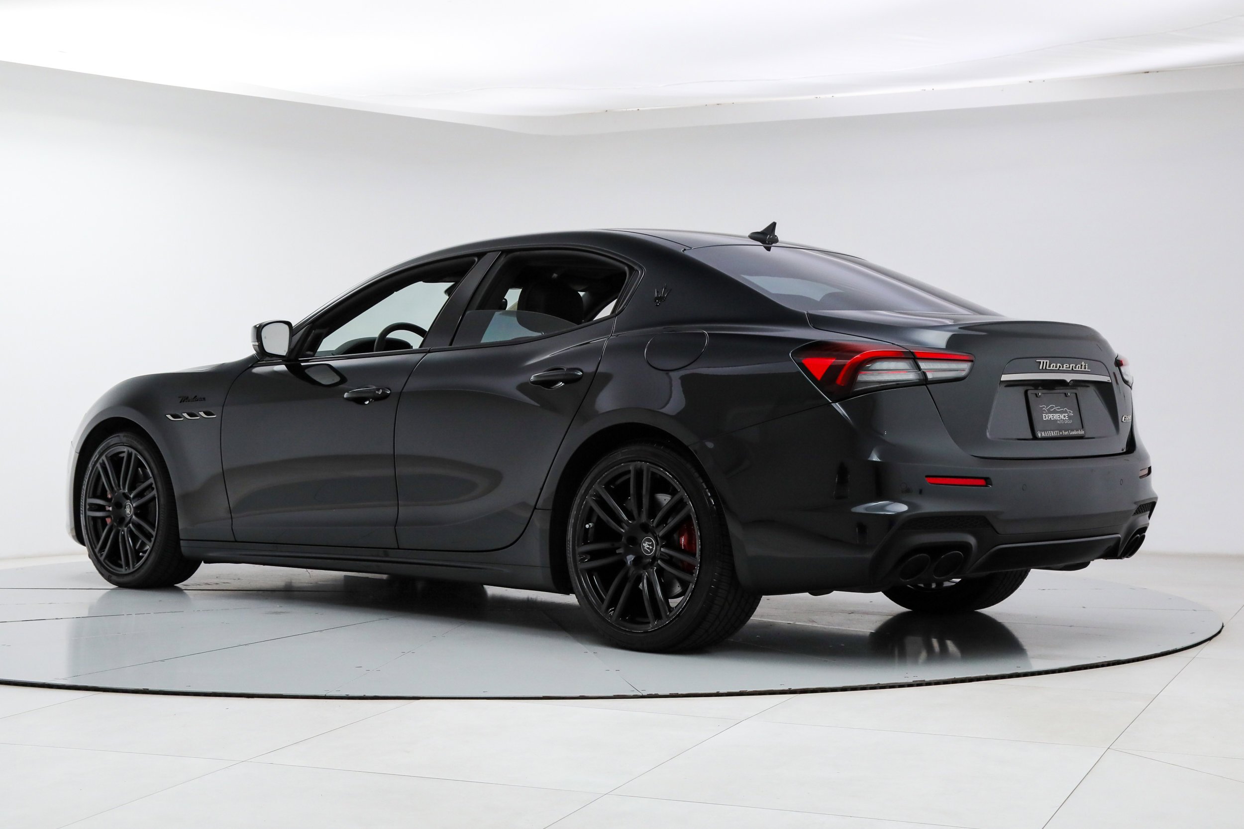 Used 2023 Black Maserati Modena image 3