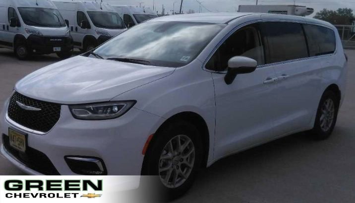 2023 Chrysler Pacifica's photo