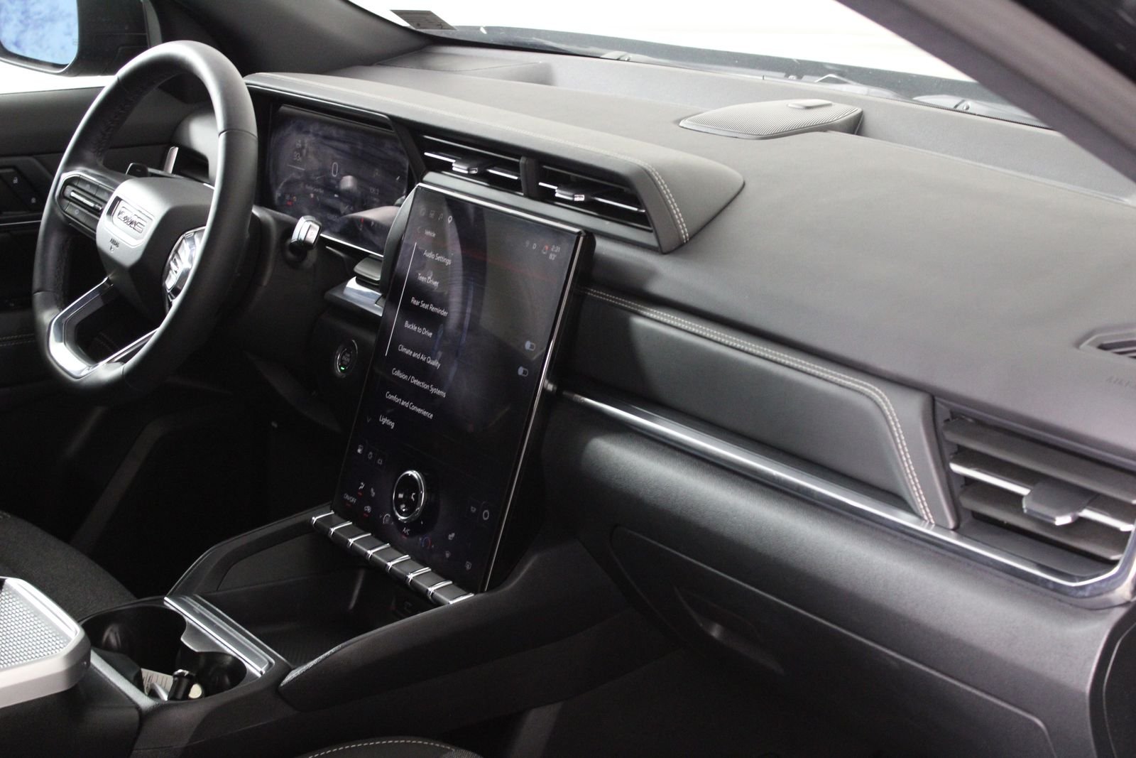 Used 2026 Black GMC Elevation image 27