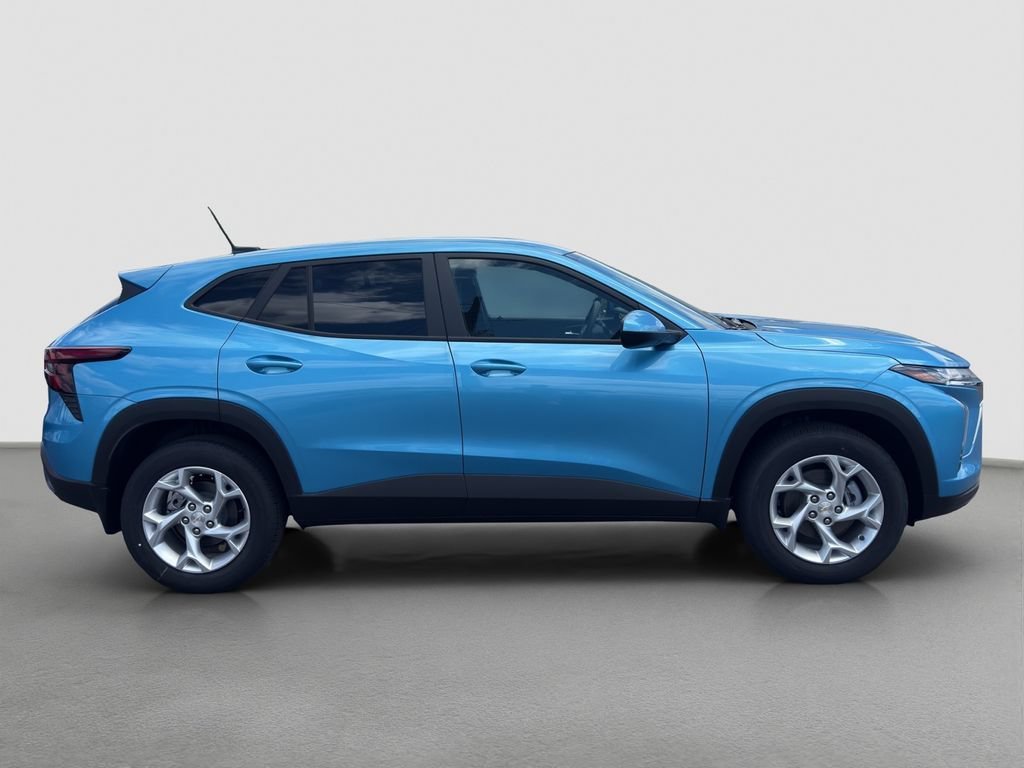 2026 Chevrolet Trax LS - Photo 7