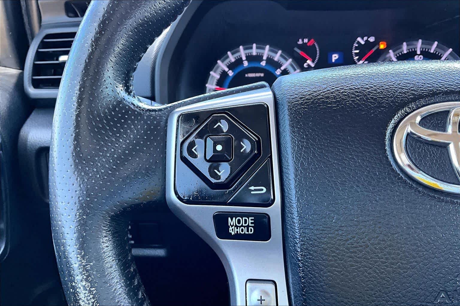 Used 2014 Magnetic Gray Metallic Toyota SR5 Premium image 21