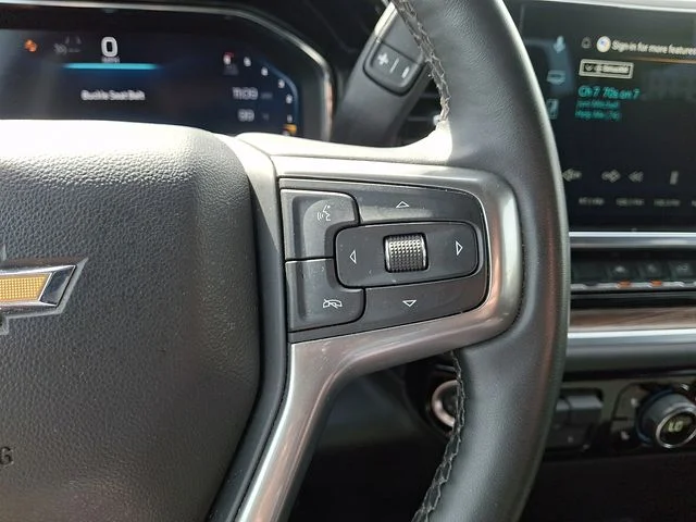Used 2025 Black Chevrolet LT image 21