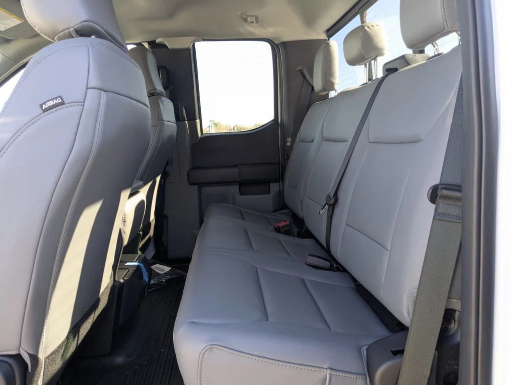 New 2025 Oxford White Ford XL image 14