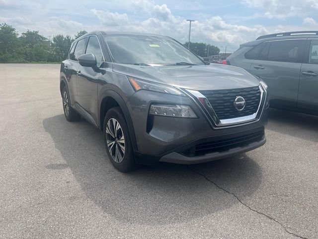 Used 2021 Gray Nissan SV image 4