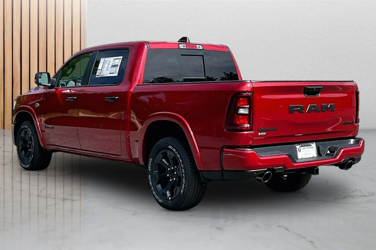 New 2026 Molten Red Pearl-Coat Exterior Paint RAM Big Horn/Lone Star image 7