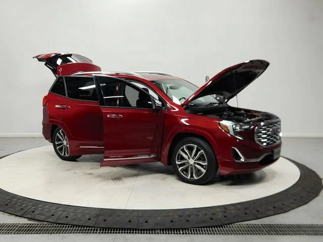 Used 2019 RED QUARTZ TINTCOAT GMC Denali image 10