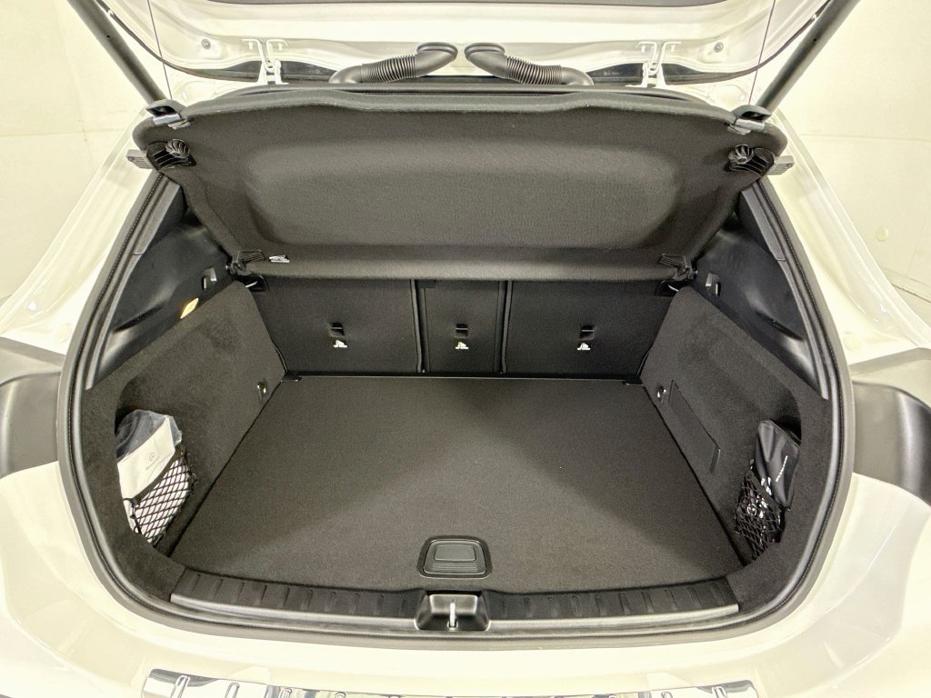New 2026 Polar White Mercedes-Benz GLA 250 image 26
