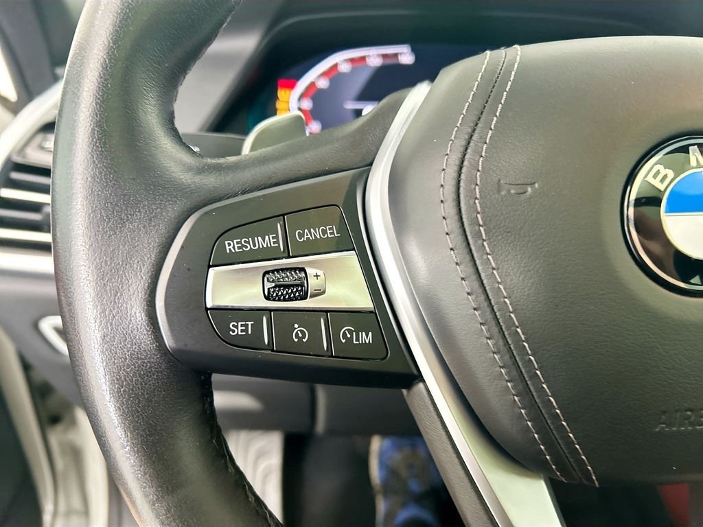 Used 2022 Alpine White BMW xDrive40i image 11