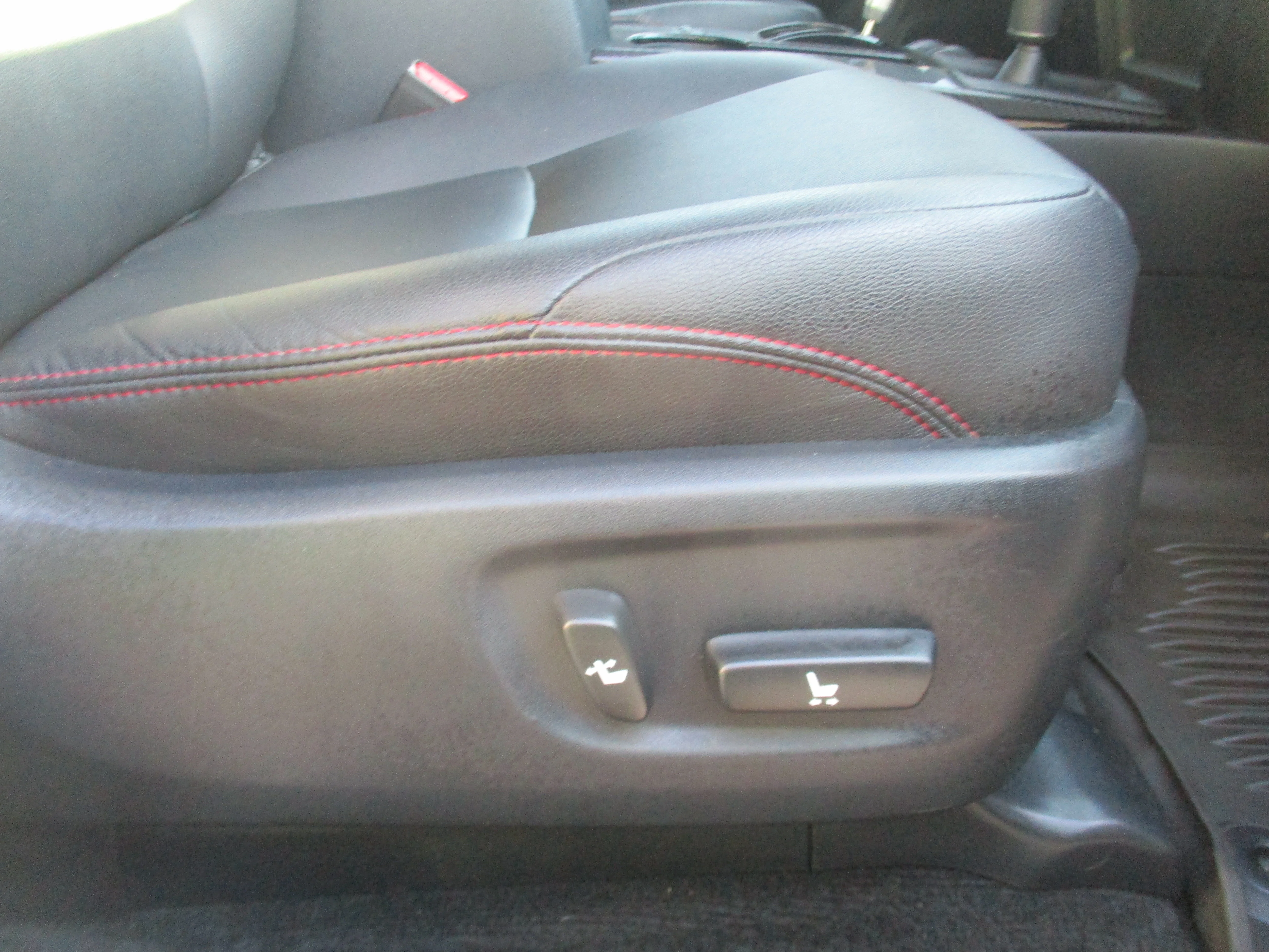 Used 2017 SUPER WHITE Toyota  image 39