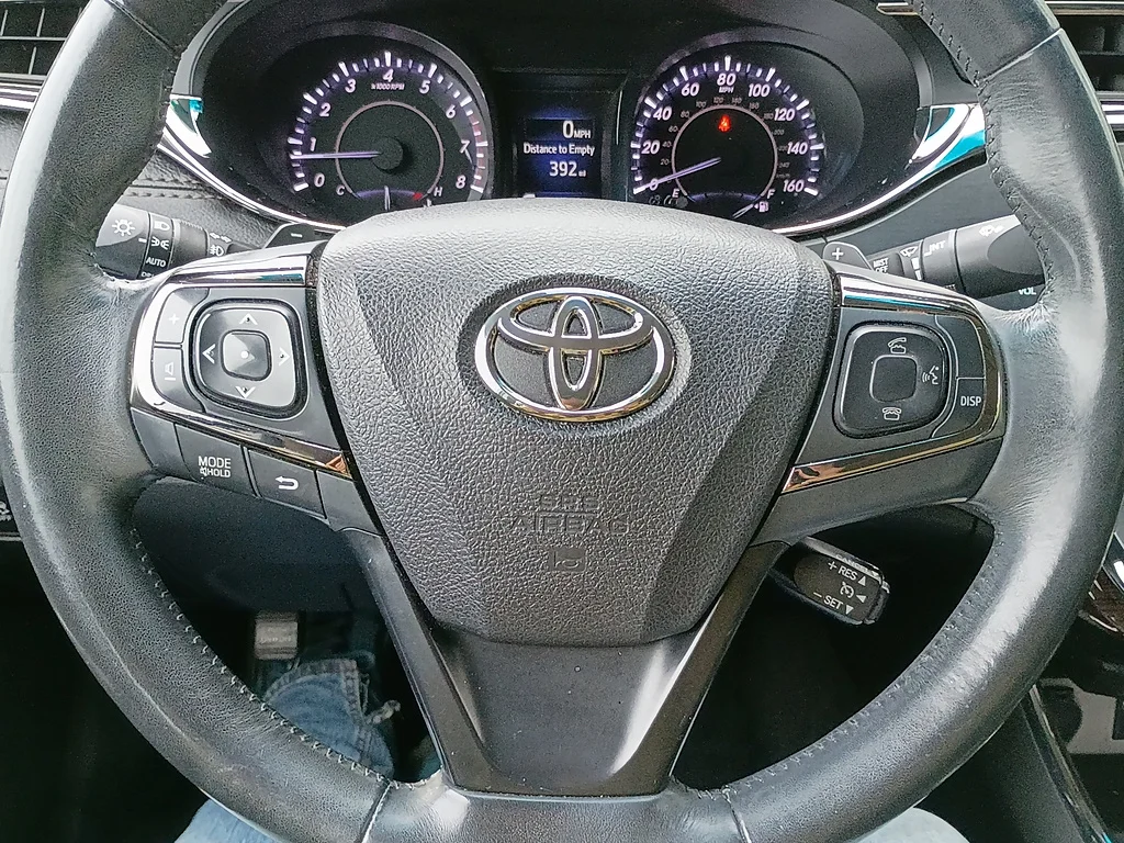 Used 2014 Magnetic Gray Metallic Toyota XLE image 20