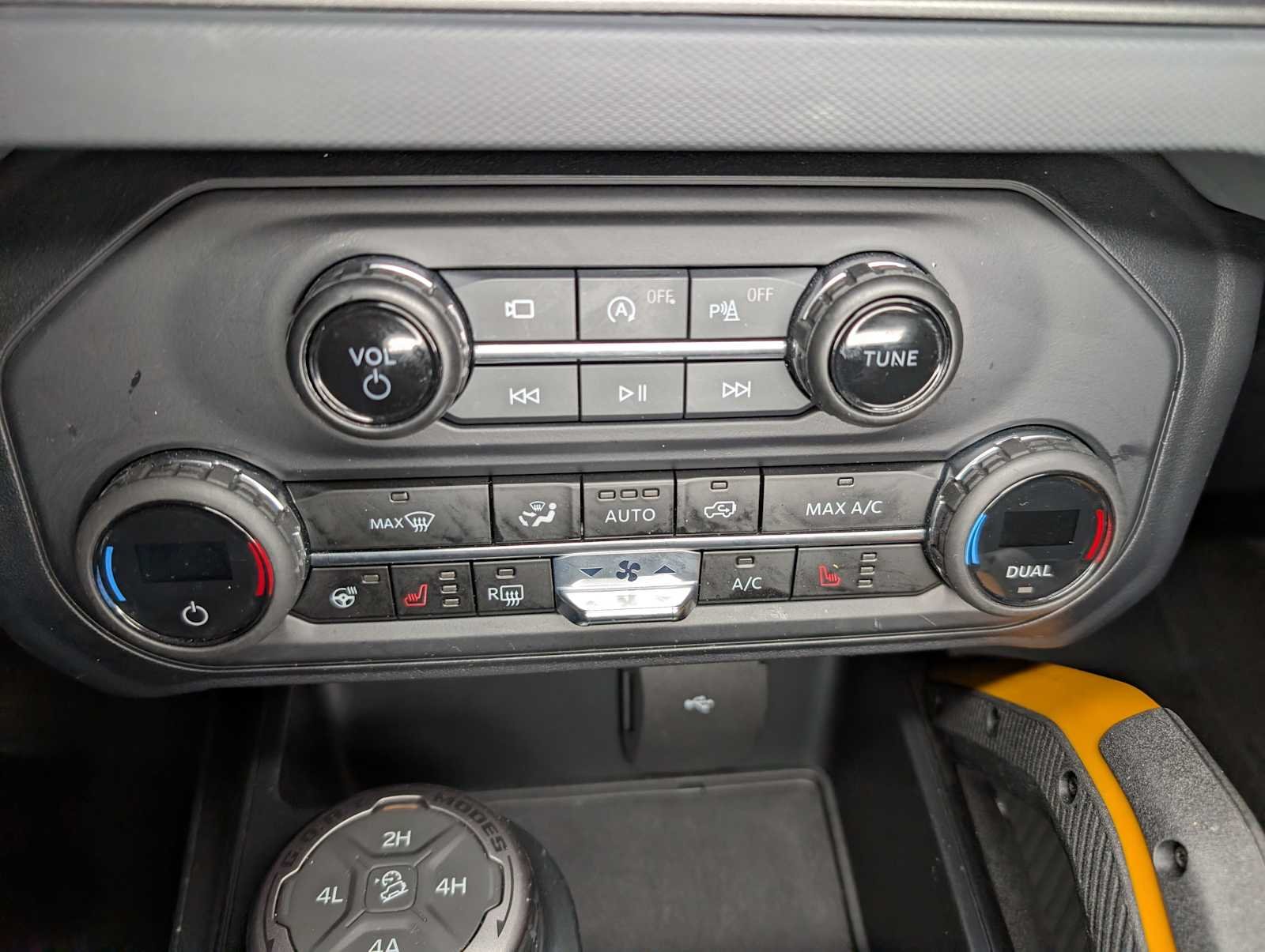 Used 2024 Shadow Black Ford Badlands image 33