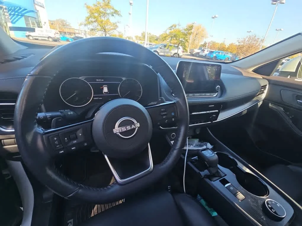 Used 2023 Pearl White Tricoat Nissan SV image 7