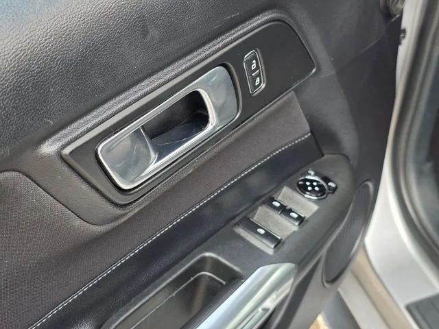 2023 Ford Mustang EcoBoost - Photo 14