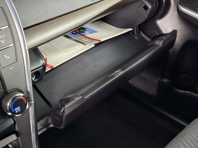 Used 2017  Toyota LE image 30