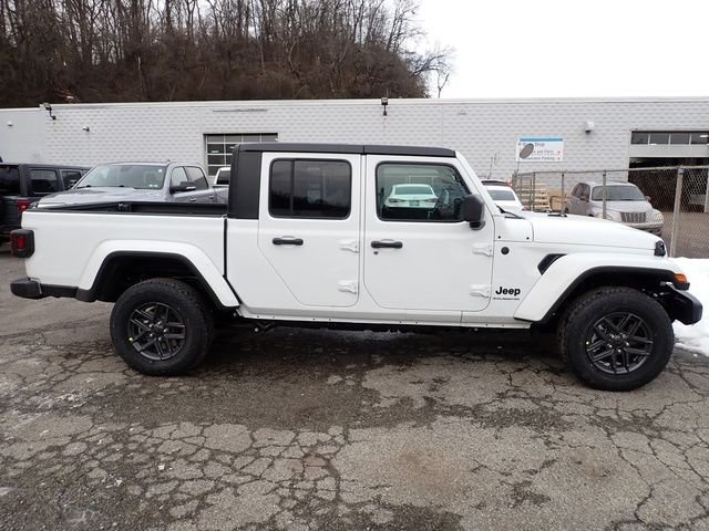 New 2026 Bright White Clear-Coat Exterior Paint Jeep Sport S image 8