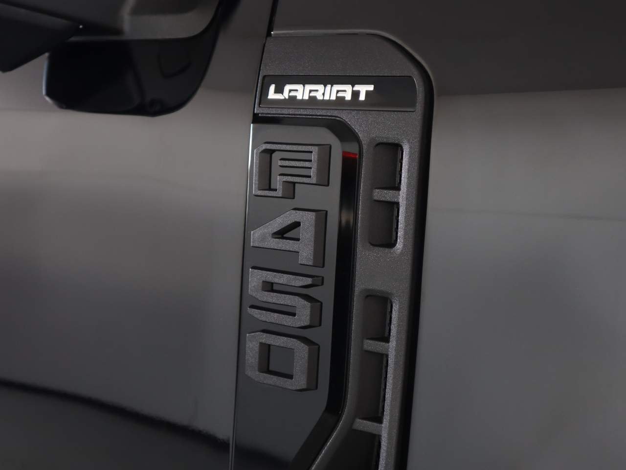 Used 2023 Agate Black Ford Lariat Crew Cab image 7